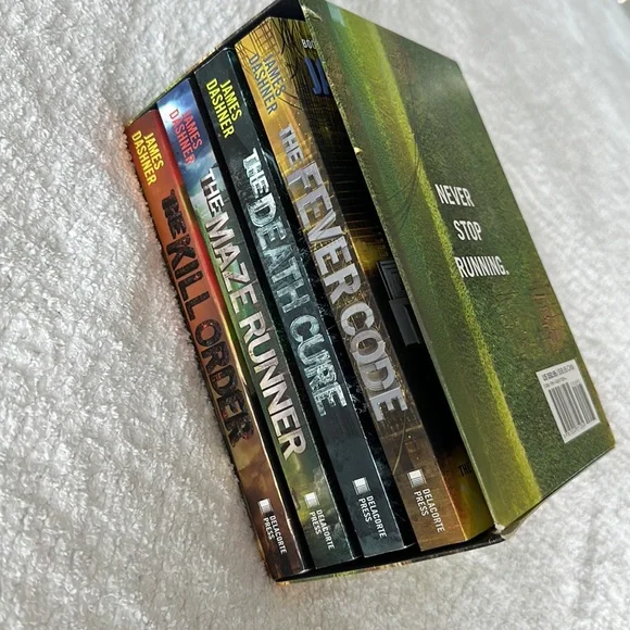 The Maze Runner Series. 4 books. - Picture 2 of 8